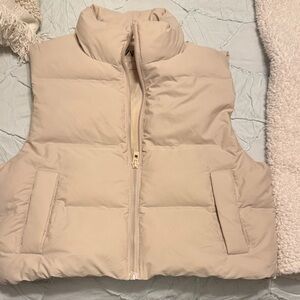 Zara Women's Beige Puffer Vest